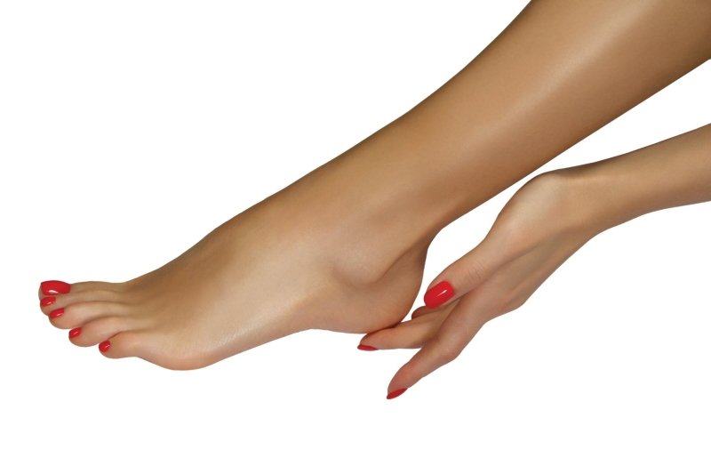File and paint toes - 20 mins - edenbeautylisburn